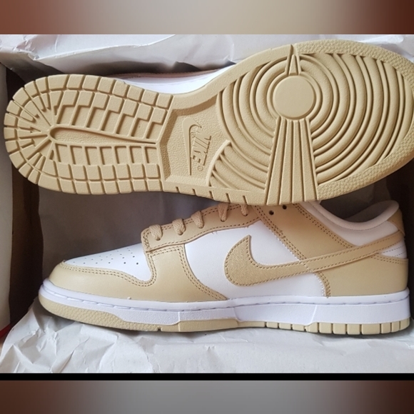♥️SOLD OUT♥️🏅TEAM GOLD🏅NIKE DUNK LOW RETRO BETTY - Picture 4 of 11